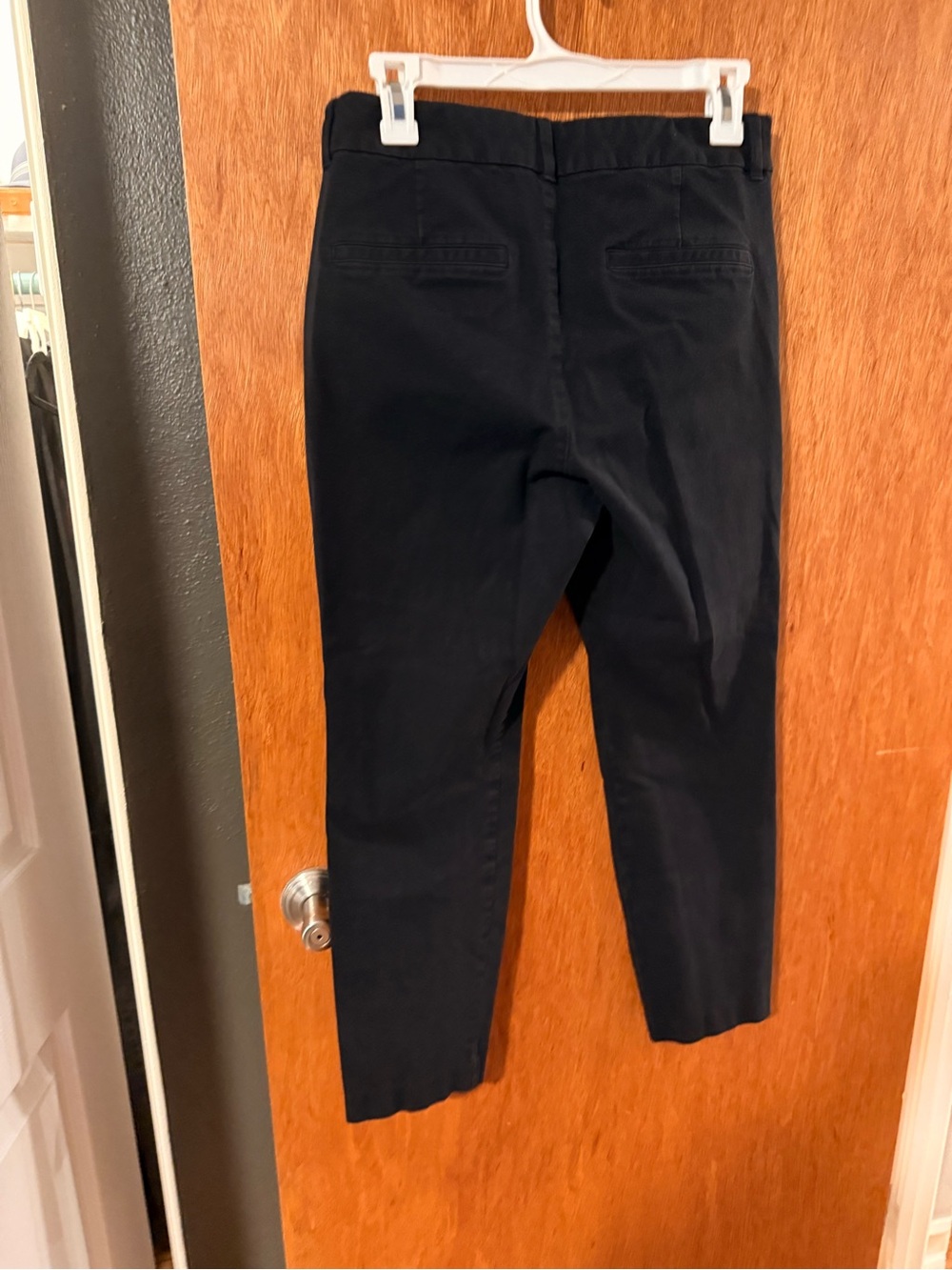 Old Navy Black Cropped Slim Pants - Picture 2 of 3